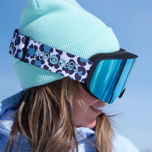 Detail view of POP EYES JAMIE Leo ski goggles – magnetic lens system for easy lens change